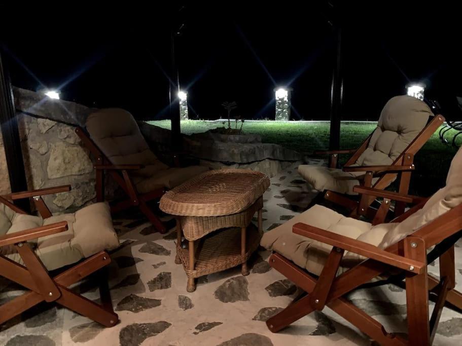 Zerko Holiday Home - Vineyard Chalet With Sauna And Jacuzzi Free Mirna Εξωτερικό φωτογραφία