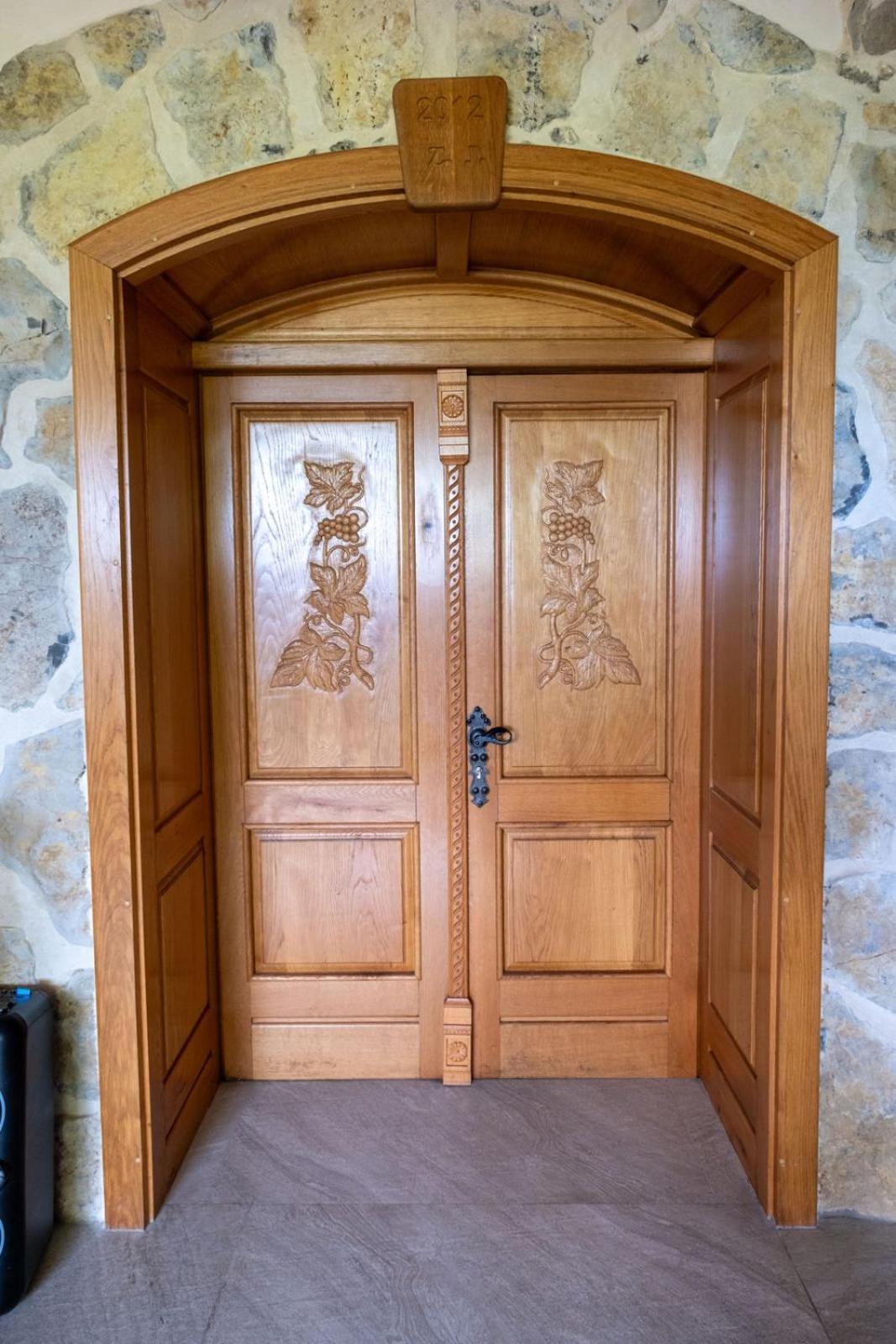 Zerko Holiday Home - Vineyard Chalet With Sauna And Jacuzzi Free Mirna Εξωτερικό φωτογραφία